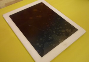 iPad2のガラス割れ修理に一宮市よりご来店いただきました!アイパッド修理のクイック岐阜
