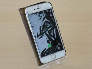 iPhone6S液晶割れ修理に郡上市よりご来店！アイフォン修理のクイック岐阜