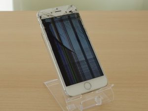 iPhone6の液晶交換修理に岐阜市内よりご来店！アイフォン修理のクイック岐阜