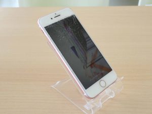 iPhone7のガラス割れ交換に岐阜市よりご来店！アイフォン修理のクイック岐阜