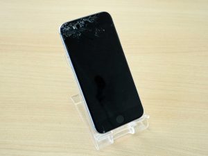 iPhone6Sの液晶交換修理に岐阜市よりご来店！アイフォン修理のクイック岐阜