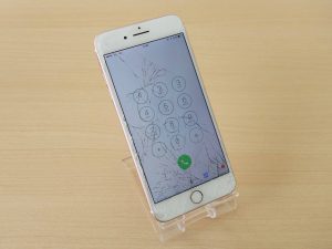 iPhone7plusのガラス割れ修理で大阪府よりご来店！アイフォン修理のクイック岐阜