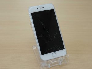 iPhone6Sの液晶交換修理に岐阜市よりご来店！アイフォン修理のクイック岐阜