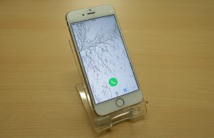 iPhone6のガラス割れ交換修理に一宮市よりご来店！アイフォン修理のクイック岐阜