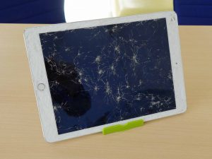 iPadAir2の画面が映らなくなってしまったと岐阜市内よりご来店！アイパッド修理もクイック岐阜