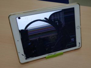 iPad Air2+mini2の複数持ち込み！ 液晶交換で北方町からご来店 アイパッド修理のクイック岐阜