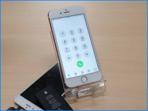 iPhone6sの液晶とバッテリー交換修理で岐阜市からご来店 アイフォン修理のクイック岐阜