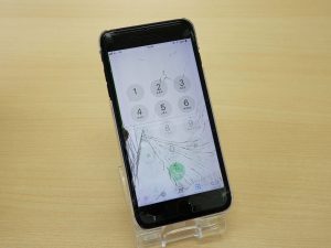 岐阜市 iPhone 7Plus ガラス割れ 3回落として液晶乱れ修理 アイフォン修理のクイック岐阜