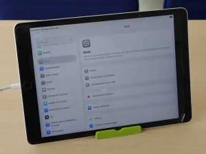 充電ケーブルを挿しても反応しないiPad第9世代のドックコネクター