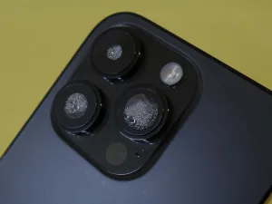 川に落として水没し、画面が真っ暗で起動しなくなったiPhone14Pro