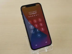 タッチ操作ができなくなったiPhone12の画面パネル交換修理前の状態